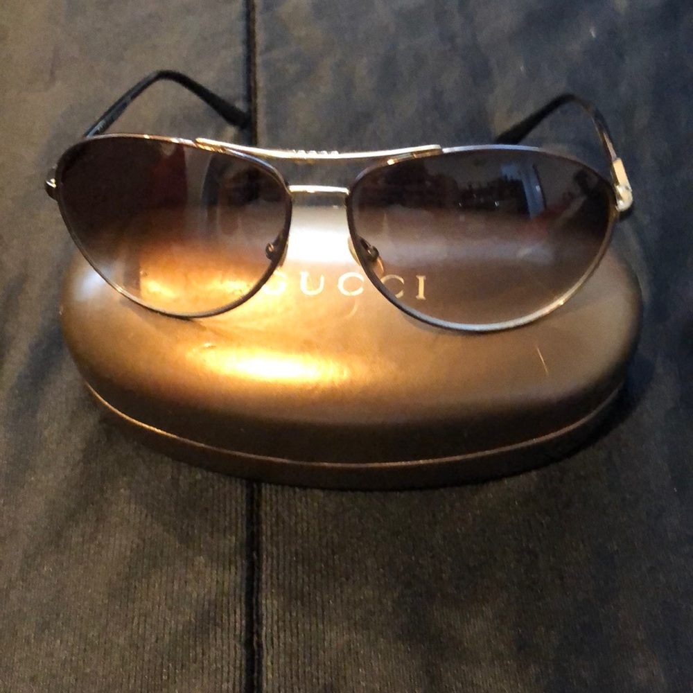 SUNGLASSES